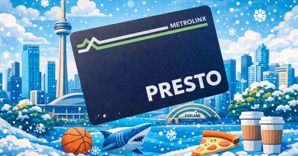 Картка PRESTO на фоні CN Tower та акваріуму в Торонто.