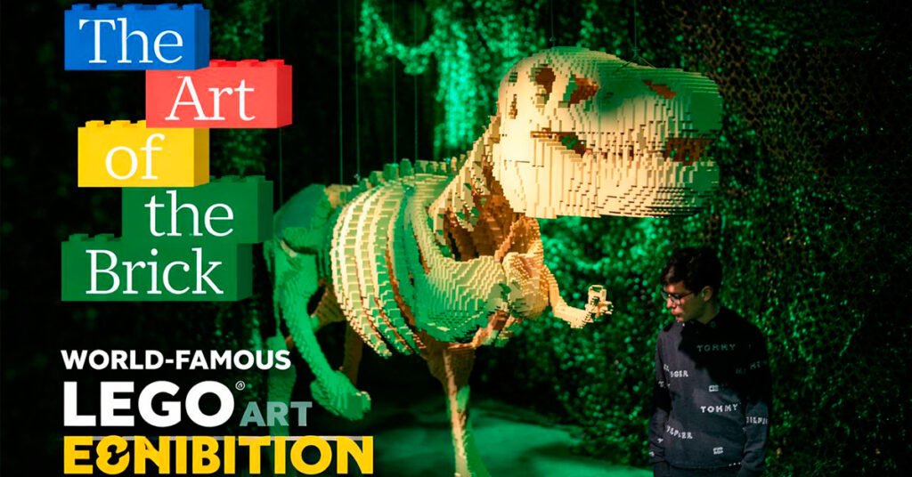 Скульптура динозавра T-Rex, зібрана з тисяч деталей LEGO, на виставці The Art of the Brick у Торонто.