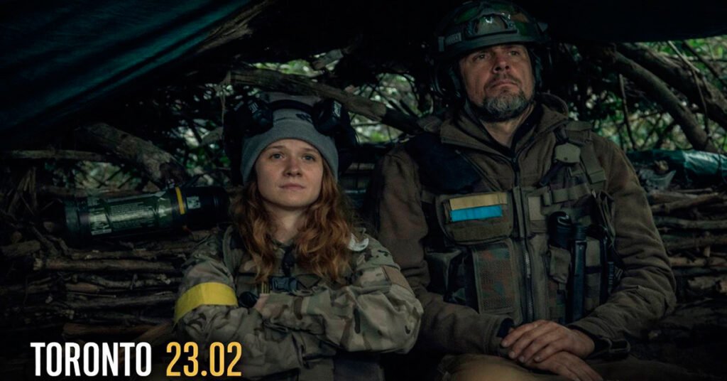 Режисерка Аліса Коваленко у військовій формі в окопі, афіша фільму «My Dear Theo» у Торонто.