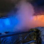 Ніагарський водоспад засяяв синьо-жовтим на знак солідарності