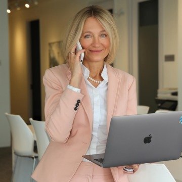 Рієлторка Оксана Брат